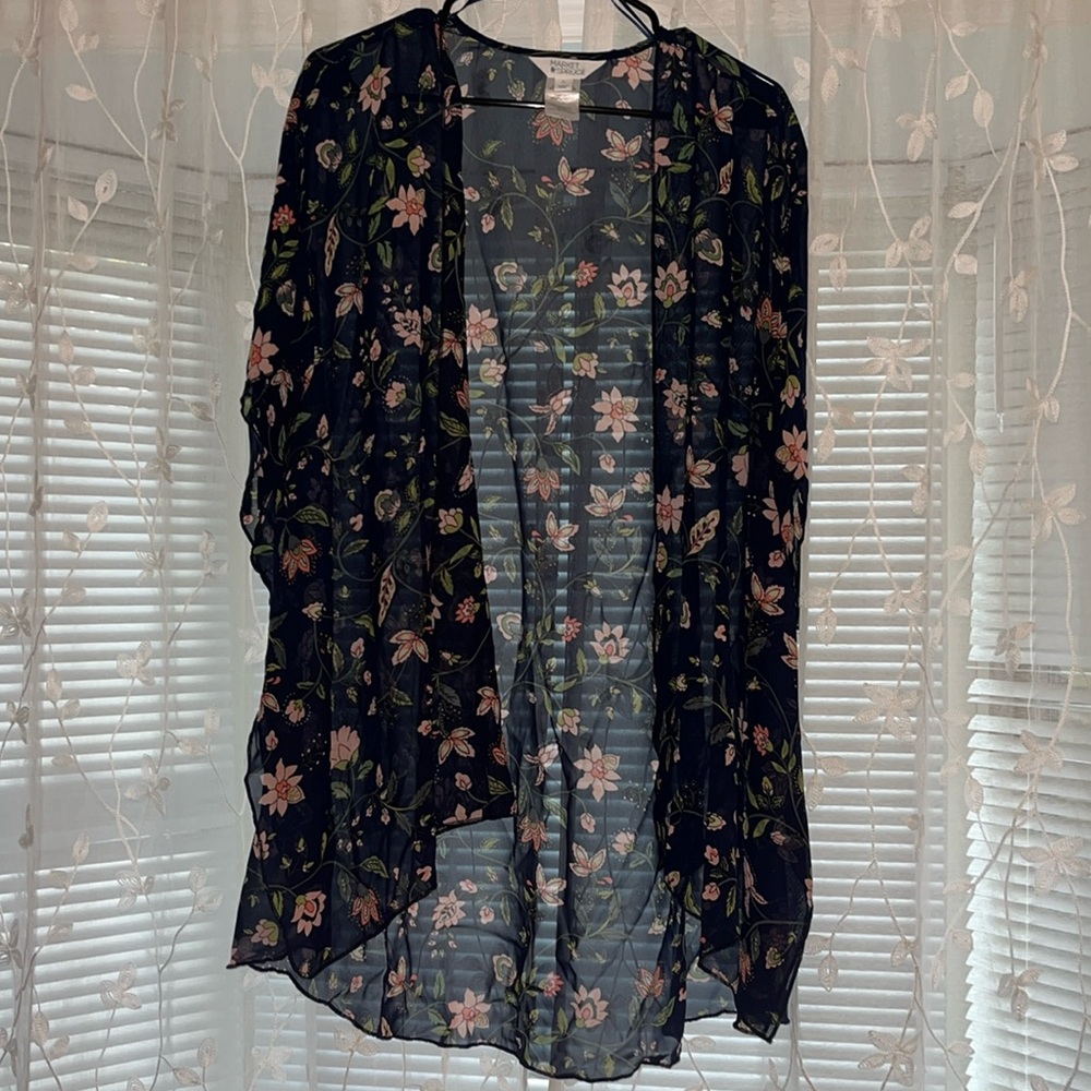 Market & Spruce Floral Kimono